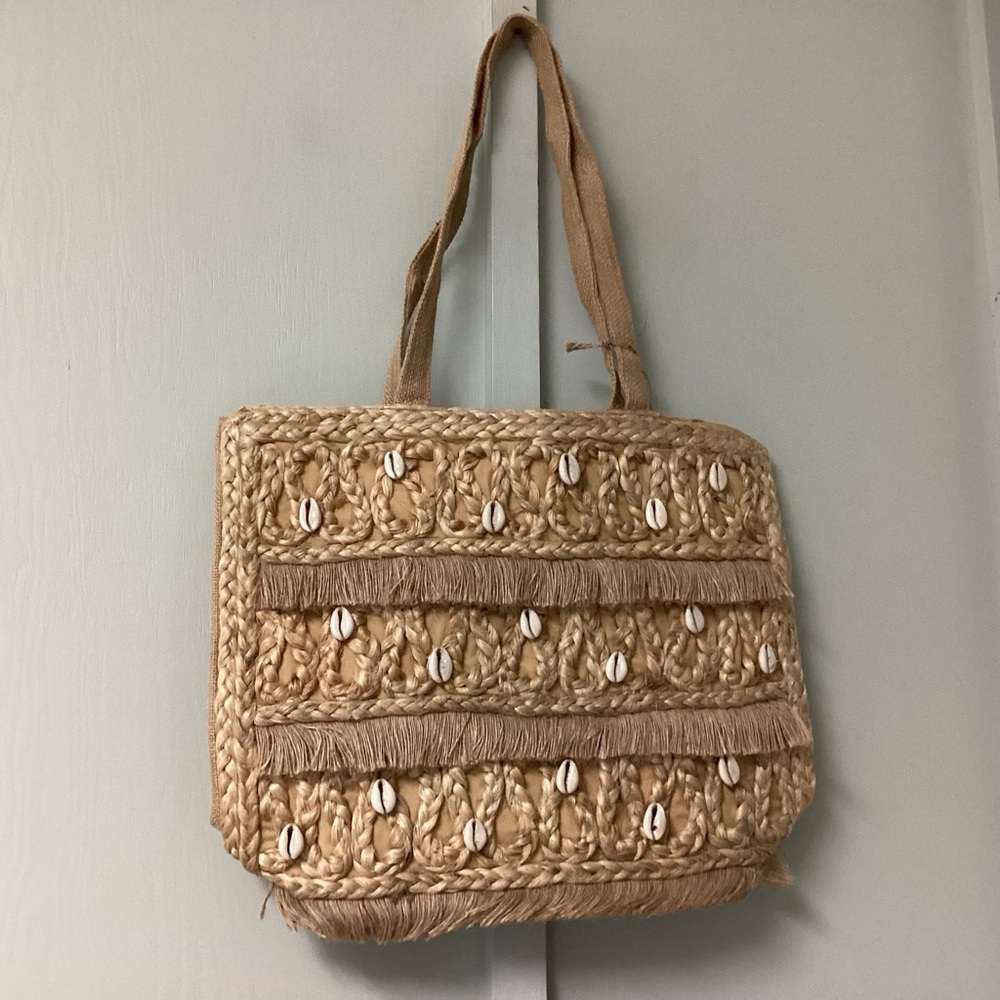 NWT Salt + Umber  Jute Cowrie Seashell Fringe Beach Swim or Shopping Tote Bag